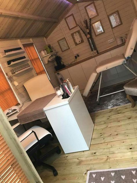 Nail Cabin Salon, Nail And Waxing Room, Beauty Cabin Salon Ideas, Tiny Nail Salon, Beauty Cabin Salon, Nail Salon Shed, She Shed Nail Salon, Nail Shed, Nail Studio Ideas Small Spaces