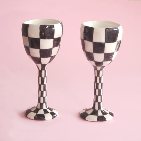 Ceramic Dishes Design, Pottery Wine Cups, Black And White Squares, Pattern Ceramic, Keramik Design, Ceramic Boxes, Earthenware Clay, Wine Goblets, Wine Cups