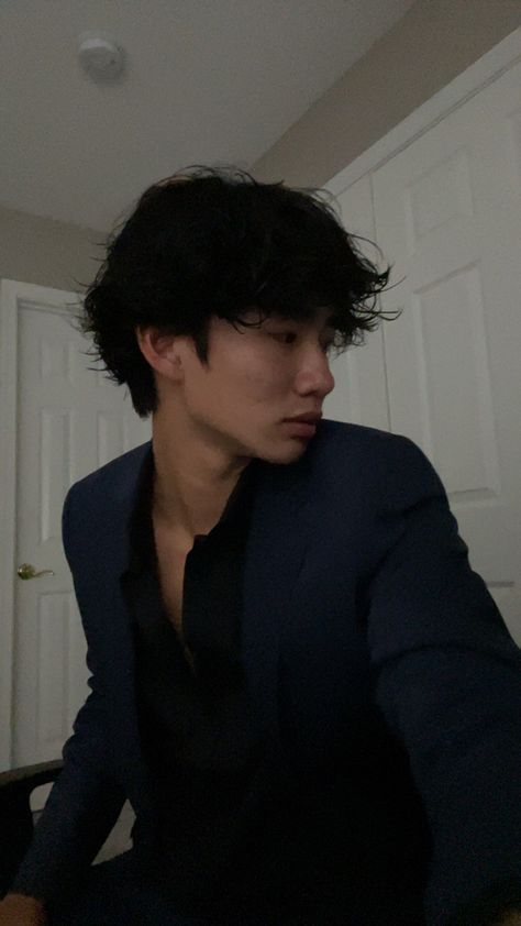 Fine Asian Men, Hayden Lee, Asian Boyfriend, Light Skin Men, Cute Guy Pics, Asian Guys, Boys With Curly Hair, Hot Asian Men