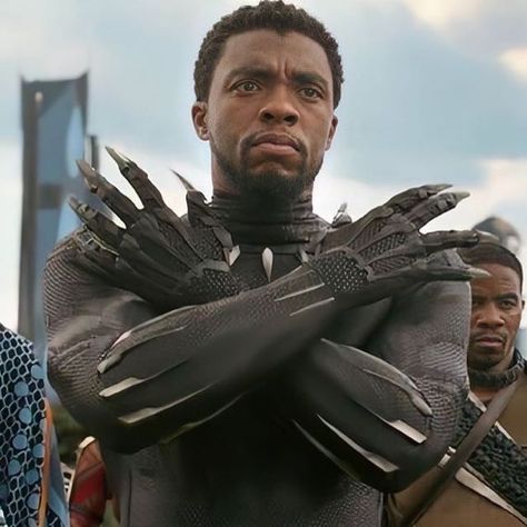 Chadwick Boseman Wakanda Forever, Black Panther Pictures, Black Panther Pfp, Black Panther Tchalla, Black Panther Actor, Tchalla Marvel, Black Panther Icon, Chadwick Boseman Black Panther, Film Black Panther