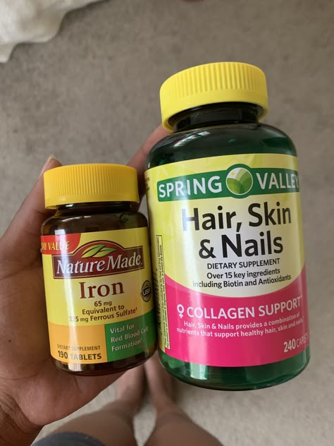 What Vitamins Help Your Hair Grow, Multivitamin For Women, Female Health, Vitamins Aesthetic, Vitamins For Clear Skin, Women Health Vitamins, Good Vitamins For Women, Hair And Skin Vitamins, Health Vitamins