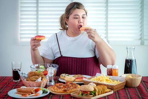 The four most fatty consuming exercises to attempt Weight reduction requires persistence as it can require a long time to lose an emotional measure of weight. Here are the five most unhealthy consuming exercises to speed the interaction. Fast Food Drinks, Eat Snacks, People Food, People Eating, Junk Food, Weight Gain, Healthy Eating, Diet, Snacks