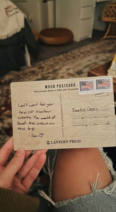 Writing Postcards Aesthetic, Travel Postcards Ideas, Postcard Love Letter, What To Write On A Postcard Ideas, Post Card Messages Ideas, Aesthetic Post Cards, What To Write On A Postcard, Postcard Writing Ideas, Cool Postcards