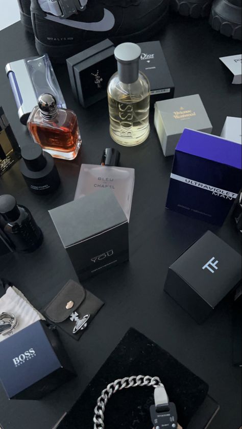 Perfume Collection Men, Parfum Aesthetic, Cologne Collection, Boss The Scent, Mens Luxury Lifestyle, Best Perfume For Men, Best Fragrance For Men, Luxury Lifestyle Fashion, Black Men Street Fashion