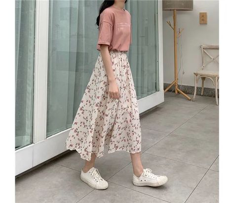 Long Skirt Casual, Chique Outfit, Long Skirt Summer, Long Skirt Outfits, Long Skirts, Skirt Women, Vintage Clothes, Women Vintage, Looks Vintage