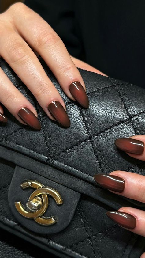 7 Autumn 2024 Nail Trends That Will Dominate, According to Experts | Who What Wear UK Nail Trends 2024 Autumn, Nail For Autumn, Autumn 2024 Nail Trends, Nail Trends Autumn 2024, Atum Nails 2024, Autumn Aura Nails, 2024 Trending Nails, Autumn Nails 2024 Trends, Aura Nails Fall