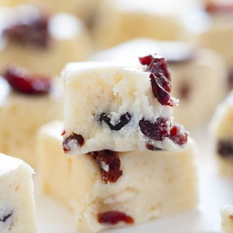 White Chocolate Cranberry Fudge - i am baker Marshmallow Bark, White Chocolate Cranberry Fudge, Butter Pecan Fudge Recipe, Original Fantasy Fudge Recipe, Fantasy Fudge Recipe, Fantasy Fudge, Cranberry Fudge, Pastel Desserts, White Chocolate Truffles