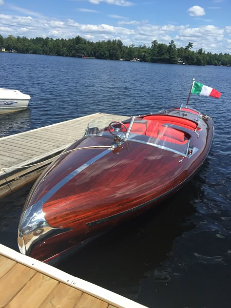 Chris Craft Wood Boats, Wooden Speed Boats, Mahogany Boat, Riva Boat, Chris Craft Boats, Classic Wooden Boats, Chris Craft, Vintage Boats, Old Boats