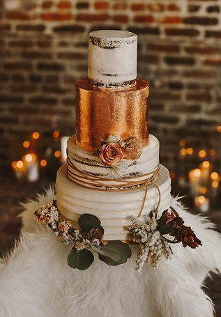 Fall Backyard Wedding Ideas, Airy Wedding Decor, Copper Wedding Cake, Fall Backyard Wedding, Rustic Cakes, Fall Wedding Cake, Wedding Cake Dessert Table, Backyard Wedding Ideas, Fall Backyard