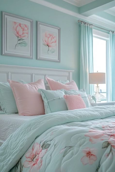 Pastel Colour Room Ideas, Pastel Colors For Room, Pale Turquoise Bedroom, Pastel Blue Room Decor, Ocean Room Theme, Blue Pastel Bedroom, Bedroom Green And Blue, Pastel Green Bedroom Ideas, Pink And Blue Room Ideas