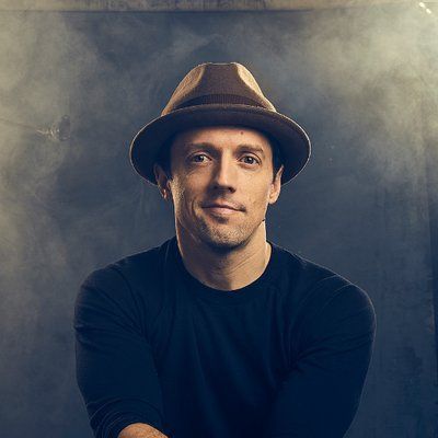 Jason Mraz Talks More About His Sexuality: ‘I’ve Had Experiences with Men’ via @tlrd #lgbt Colbie Caillat, Real Phone Numbers, The Hollywood Bowl, Jason Mraz, Music Hits, Music And Lyrics, Education Humor, Male Artist, Outdoor Quotes