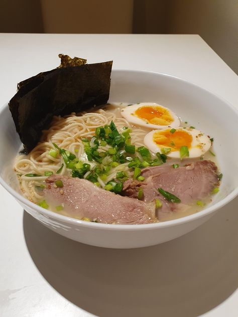 Ramen Homemade, Japanese Ramen Aesthetic, Top Ramen Aesthetic, Ichiran Ramen Aesthetic, Japanese Ramen Shop, Ramen Aesthetics Japanese, Japan Ramen Shop, Tonkotsu Ramen, Japanese Food