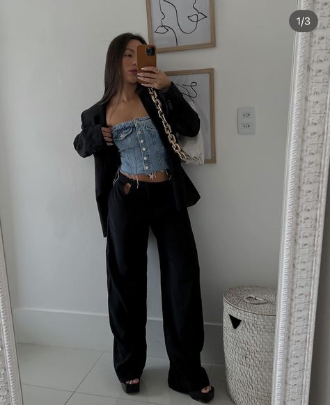 Denim Tube Top Outfit Ideas, Demin Corset Top Outfit, Denim Top Outfit Aesthetic, Fashion Inspo Outfits Winter 2023, Denim Corset Outfit Ideas, Jeans Corset Outfits, Jean Top Outfit, Denim Tube Top Outfit, Jeans Top Outfit