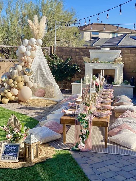 Cute Backyard Birthday Party, Outdoor Decorations For Birthday Party, Tepee Party Ideas, Teepee Picnic Party, Birthday Gazebo Party Ideas, Teepee Birthday Party Decor, Picnic Party Ideas For Adults, Outdoor Backdrop Ideas Birthday, Outdoor Park Birthday Party Decorations