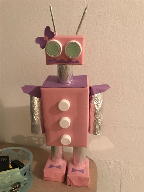 Robots Out Of Recycled Materials, Recycled Robot Craft Preschool, Making A Robot From Recycled Materials, Robot Using Recycled Materials, Trash Robot Project, Recycled Robot Craft, Robot Recycled Materials, Robot Made Out Of Recycled Materials, Recycle Robot Project Ideas