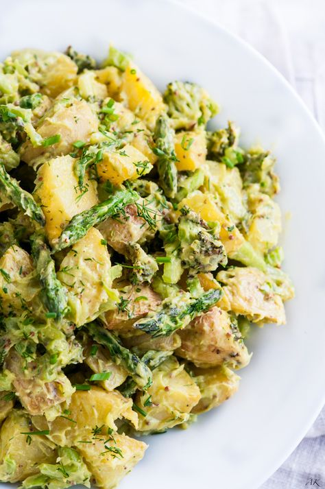 Creamy Avocado Potato Salad | aberdeenskitchen.com Asparagus Broccoli, Potato Salad With Egg, Vegan Potato Salads, Healthy Avocado, Sides Recipes, Vegan Side Dishes, Vegan Potato, Vegan Sides, Vegetarian Lunch