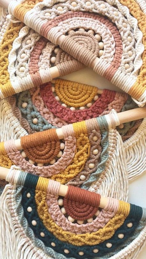 Modern Macrame Patterns, Multicolor Macrame, Colorful Macrame, Simpul Makrame, Macrame Wall Hanger, Macrame Knots Pattern, Macrame Wall Hanging Diy, Macrame Wall Hanging Patterns, Macrame Patterns Tutorials