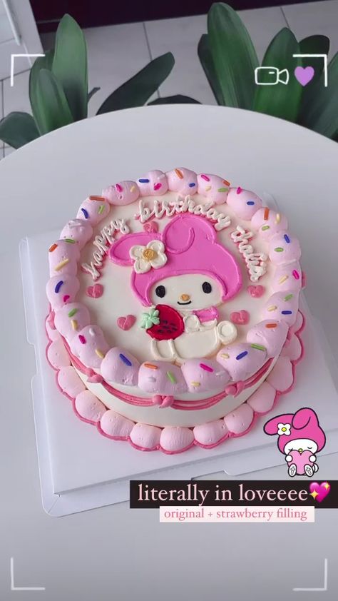 Sanrio Cake My Melody, My Melody Birthday Cake Ideas, Birday Cake For Girl, My Melody Cake Pops, Kawaii Cake Designs, My Melody Cake Ideas, My Melody Cakes, Melody Cake Design, Kuromi And My Melody Cake