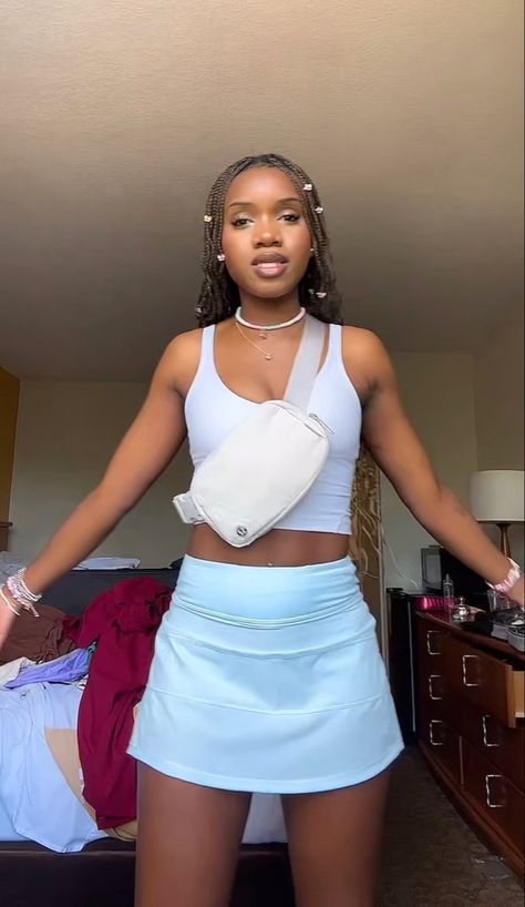 White Lulu Tennis Skirt Outfit, Blue Athletic Skirt Outfit, Blue Lululemon Outfit, Preppy Tennis Skirt Outfit, Lulu Tennis Skirt Outfit, Black Lululemon Skirt Outfit, Black Lulu Skirt Outfit, Lulu Lemon Skirt Outfit, Lululemon Skirt Outfit Ideas