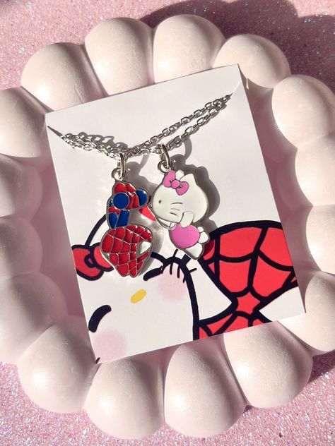 Spider Hello Kitty Couple Necklace, Spider Kissing Kitty Necklace, Lover Necklace, Friendship Necklaces, Valentines Gift Idea - Etsy Bff Gifts Ideas, Spider Hello Kitty, Hello Kitty Couple, Kitty Couple, Valentines Gift Idea, Bff Necklace, Kitty Necklace, Lover Necklace, Necklace Friendship