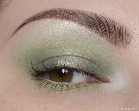 Light Green Makeup Looks, Sage Green Eye Makeup, Soft Green Makeup, Mint Makeup, Sparkly Eye Makeup, Green Eyeshadow Look, Spring Dance, Green Eyeliner, Colourpop Eyeshadow