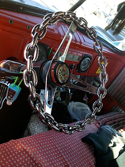 Hot Rod with Chain Steering Wheel. That's what I call "Power Steering" Car Handle Aesthetic, Punk Car Interior, Cool Steering Wheels, Goth Car Accessories, Steering Wheel Aesthetic, Chain Steering Wheel, Goth Car Interior, Car Belt, Car Deco