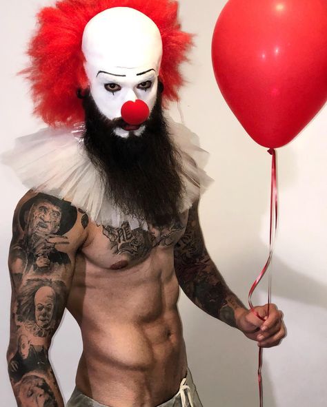 Pennywise Makeup Boy, Bearded Cosplay, Clown Costume Men, Clown Makeup Men, Mens Clown Costume, Halloween Man, Beard King, Pennywise The Dancing Clown, Halloween Clown