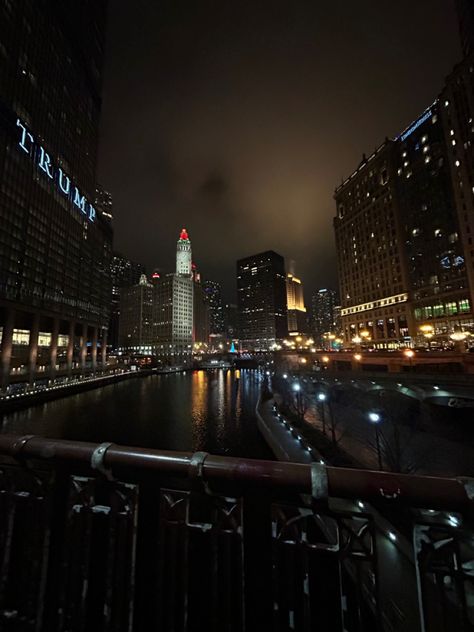 Chicago, downtown Chicago Downtown Night, Late Night Playlist, Downtown Chicago Aesthetic, Downtown Chicago At Night, Night Playlist, Playlist Icons, Downtown Night, City View Night, Chicago Downtown