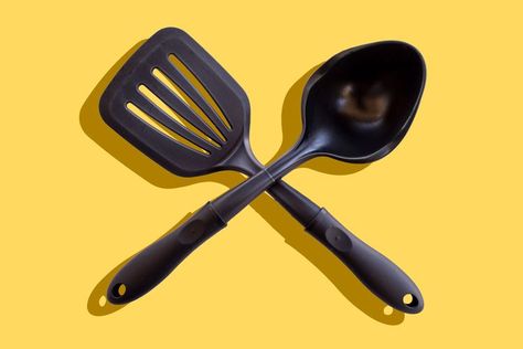 Black Plastic Kitchen Utensils and Toys Linked to Toxic Chemicals, New Study Finds Plastic Kitchen Utensils, Plastic Food Containers, Vegan Mac And Cheese, Human Food, Toxic Chemicals, Simply Recipes, Real Simple, Holiday Entertaining, Health Info