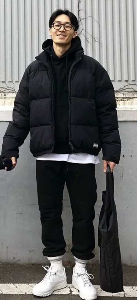 Puffer Jacket Street Style Men, Black Winter Jacket Outfit Men, Winter Outfits Men Puffer Jacket, Men’s Black Puffer Jacket, Black Puffer Men Outfit, Mens Black Puffer Jacket Outfit, Black Puff Jacket Outfit Men, Puffer Jacket Fits Men, Puffer Jacket Outfit Winter Style Men