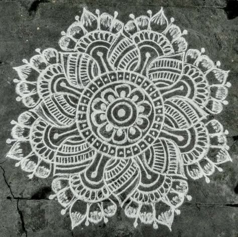 Rangoli Designs Without Colors, Kadapa Designs, Bengali Alpona, Chalk Rangoli, White Rangoli, Simple Rangoli Kolam, Diwali Art, Basic Blouse Designs, Kolam Art