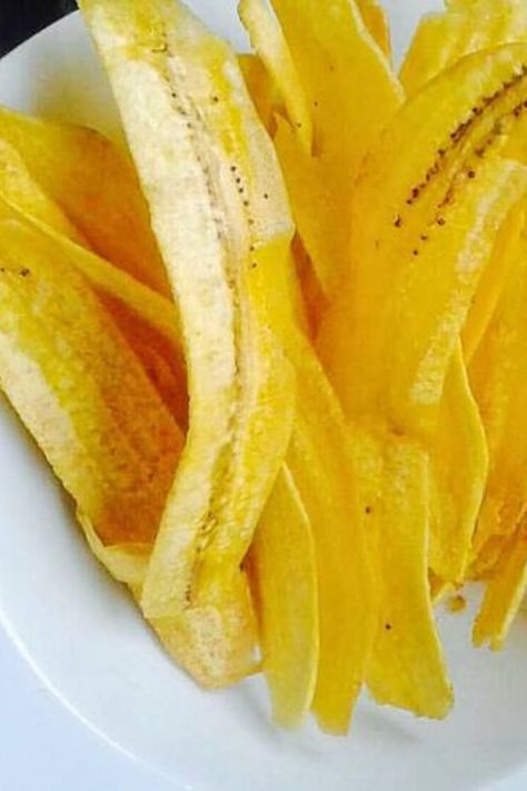 bananes plantains, huile, eau, sucre,chips de plantain,chips de banane,chips de banane plantain,fritte de banane palntain,fritte de plantain,banana chips,recette de chips de bananes plantains fait maison,super crousty,cuisson de chips de banane,chips de banane plantain verte,chips de plantin,alloco sec,plantains chips croustillants,les chips de banane,banane séchée,bananes séchées maison,comment faire les chips de bananes plantains sans machine,fried plantain,green plantain chips Carrots, Chips, Fruit