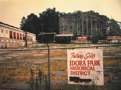 Abandoned Roller Coaster, Abandoned Malls, Ohio Map, Youngstown Ohio, Ohio History, Abandoned Train, Amusement Parks, Amusement Park, Abandoned Places