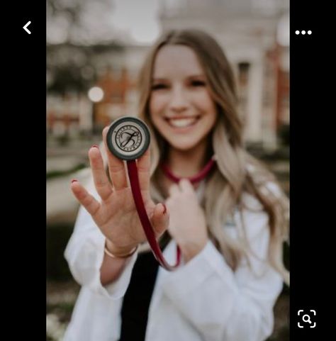 White Coat Photoshoot, Graduation Pictures Nursing, Coat Photoshoot, School Graduation Pictures, Nursing School Graduation Pictures, Med School Graduation, Nursing Pictures, Nurse Pics, Nursing School Graduation Party