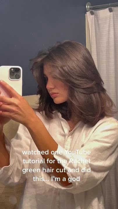 Grace Brinkly, Curly Long Bob, Flattering Hairstyles For Round Faces, Haircuts To Try, Flattering Hairstyles, So Annoying, Rachel Green, Round Faces, Hairstyles For Round Faces