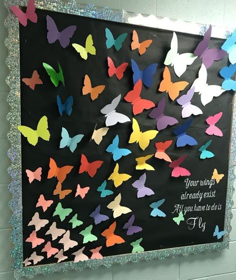 Butterfly Bulletin Board 77B Butterfly Bulletin Board, Butterflies Classroom, Summer Bulletin Boards, Easter School, Classe D'art, Spring Bulletin, Birthday Bulletin Boards, Diy Classroom Decorations, Birthday Bulletin