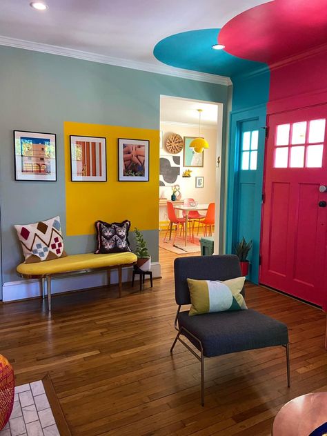 Color Blocking Interior Design, Diy Eclectic, Funky Interior Design, Colour Blocking Interior, Home Recording Studio Setup, Color Combinations Home, Bright Homes, Quirky Home Decor, Paint Colors For Home