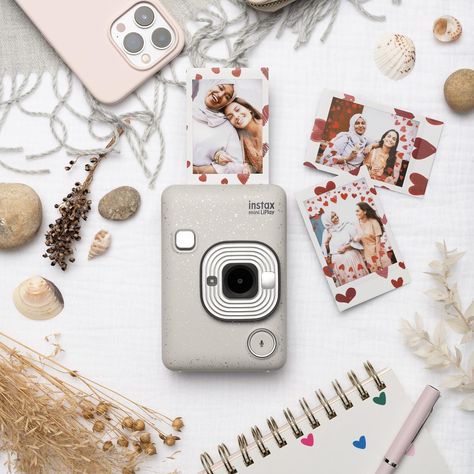 Rediscovering Polaroid Cameras Instax Mini Liplay, Instant Print Camera, Instax Camera, Instax Mini Film, Heart Sketch, Voice Recorder, Instant Film, Instant Camera, Mini Heart