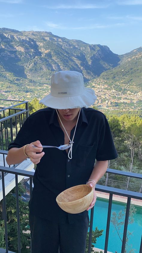 #vacation #jacquemus #hat #summer #summerinspo #summerstyle #mensclothing #mensfashion Jacquemus Bucket Hat Men, Jacquemus Bucket Hat Outfit, Tropical Vacation Outfits Men, Bucket Hat Outfit Mens Streetwear, Bucket Hat Outfit Beach, Jacquemus Hat Outfit, Bucket Hat Outfit Mens, Jacquemus Outfit, Jacquemus Bucket Hat