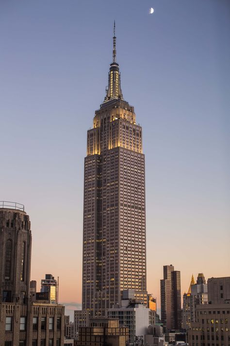 Empire State Building is a 102-story Art Deco skyscraper in Midtown Manhattan in New York City. Its name is derived from Empire State, the nickname of the state of New York. The building's Art Deco architecture, height, and observation decks have made it a popular attraction. Nyc Baby, Concrete Building, New York Aesthetic, Nyc Life, New York Life, City Vibe, City That Never Sleeps, Nova York, Dream City