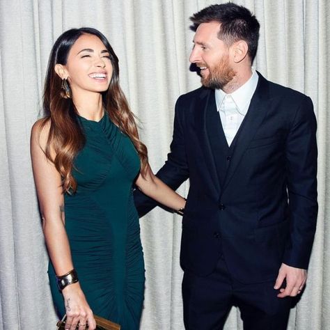 Messi And Antonella, Messy Girl Aesthetic, Messi And Wife, Antonella Messi, Sports Drawing, Wallpaper Sport, Lionel Messi Family, Lionel Messi Posters, Sports Wallpaper