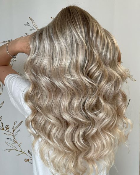 Full Blonde Balayage, Creamy Blonde Balayage, Blonde Balayage Ombre, Baylage Hair, Blonde Hair With Roots, Perfect Blonde Hair, Highlight Ideas, Summer Blonde Hair, Blond Balayage