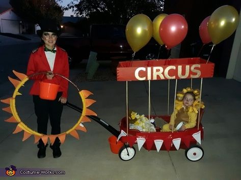 Ring Leader And Lion Costume, Lion And Tamer Costume Couples, Diy Lion Tamer Costume Women, Lion And Lion Tamer Costume, Lion Costume Diy, Lion Tamer Costume, Holloween Costumes, Circus Lion, Red And White Flag