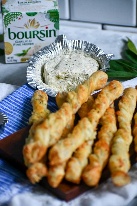 Parmesan Herb Cheese Twist – The Table Of Spice Parmesan Twists, Bread Twists, Cheese Twists, Creamed Cucumbers, Best Chips, Boursin Cheese, Herb Cheese, Party Starters, Savory Bread