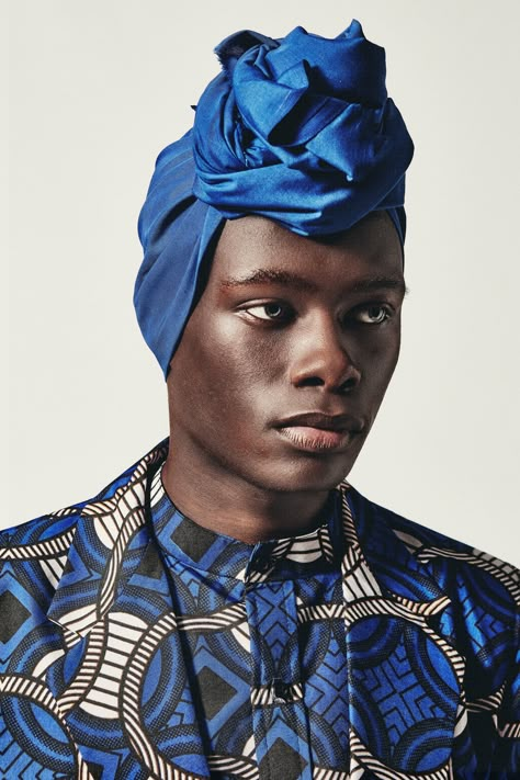 Bemba Diaby African Men Portraits, African Man Portrait, Gio Evan, Poc Women, African King, African Inspired Decor, Dark Portrait, Head Wrap Styles, Ways To Wear A Scarf