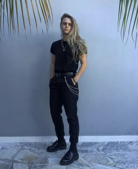 Masculine Outfits For Women, Masculine Women Fashion, Tomboy Chic Outfits, Masc Outfits For Women, Stem Outfits, Masculine Outfits, Looks Hip Hop, Tomboy Femme, Lesbian Outfits