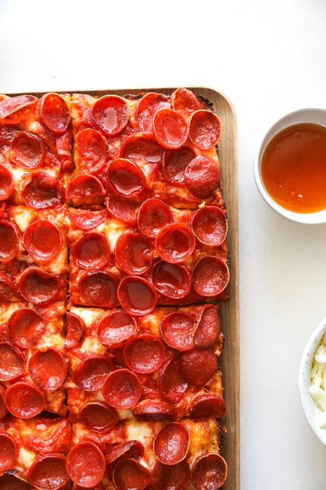 Pepperoni Hot Honey Pizza - foodsofjane Hot Honey Pepperoni Pizza Recipe, Extra Pepperoni Pizza, Hot Honey Pizza Recipe, Pepperoni Dishes, Hot Honey Pepperoni Pizza, Pizza With Hot Honey, Hot Honey Pizza, Hot Honey Recipe, Honey Pizza