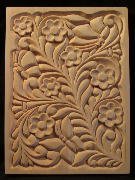 Ornamental Wood Carving, Wood Carving Art Sculpture, Wood Carving Faces, Wood Carving Furniture, Carved Wood Wall Art, Traditional Ornaments, Chip Carving, Wood Carving Designs, Carved Doors