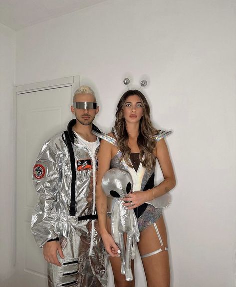 Men’s Astronaut Costume, Men’s Alien Costume, Alien Costume Silver, Astronaut Costume Men, Couples Alien Costume, Alien Women Costume, Astronaut Couple Costume, Astronaut And Alien Costume Couples, Cute Alien Halloween Costume