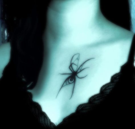 Spider Collar Bone Tattoo, Collar Bone Tattoo Goth, Goth Collar Bone Tattoo, Funky Tattoos, Goth Tattoo, Back Of Shoulder Tattoo, Spider Tattoo, Sketch Tattoo Design, Sketch Tattoo